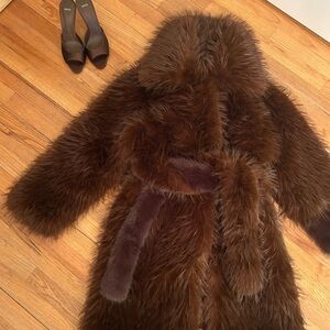 Jakke Brand Luxurious Brown Faux Fur Coat